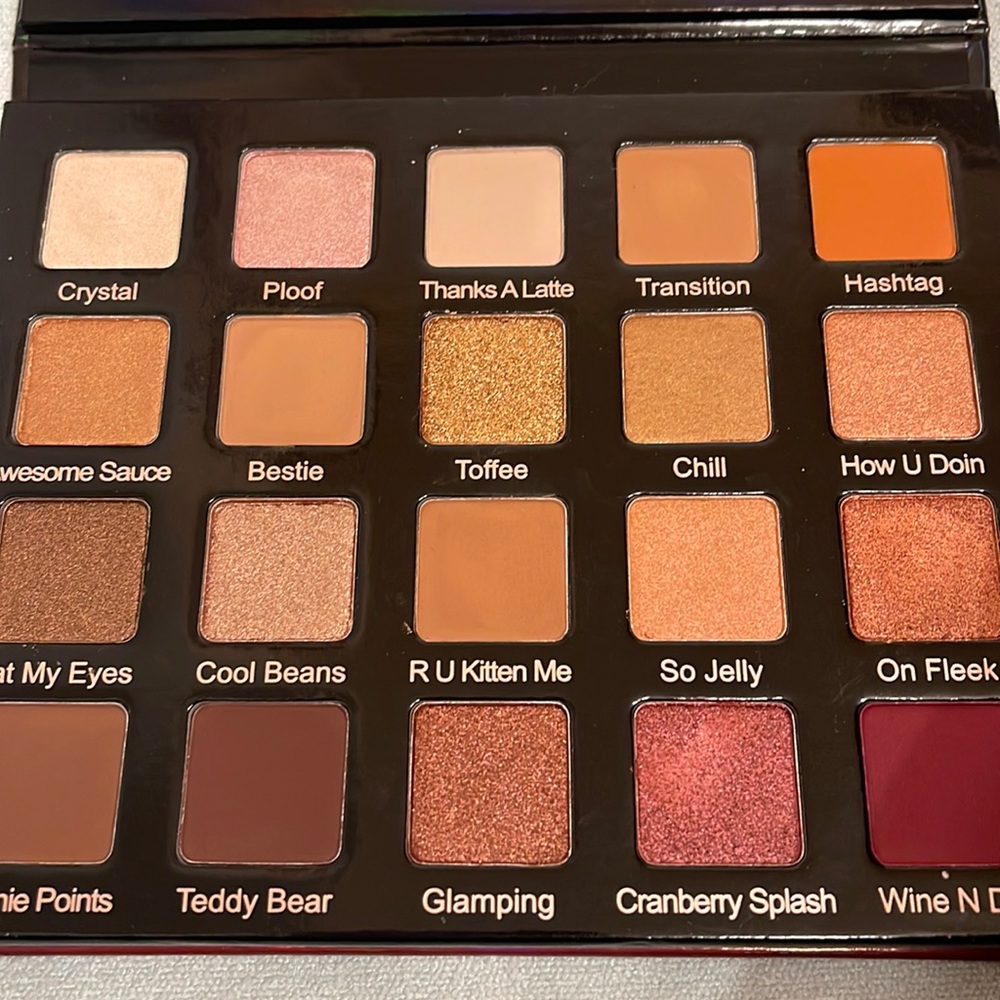 Violet Voss PRO palette